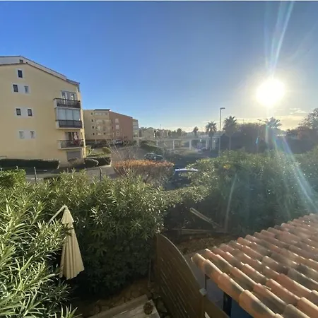 Charmant Studio Cabine Avec Parking Au Cap D'agde Appartamento Agde